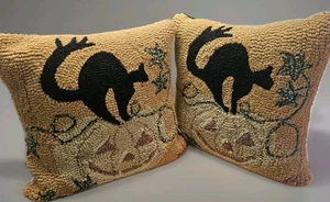 2 Laura Megroz Chandler 4 Corners Pillows Hook Wool Halloween Black Cat 18" - Picture 1 of 16
