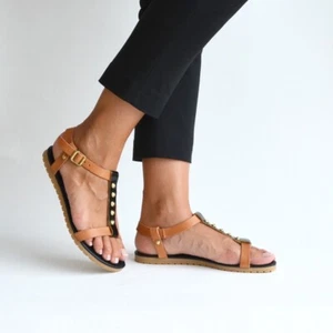 Italienische Sandalen flach Leder Schwarz / Beige Goldnieten Gr.38 NP 69,00 - Bild 1 von 9
