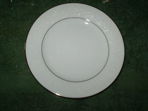 NORITAKE BUCKINGHAM BREAD PLATE JAPAN - Picture 1 of 3