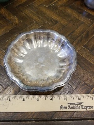 Cuenco plateado de 5,5" Wm A Rogers de Oneida Ltd Plateros Foto 1 de 2