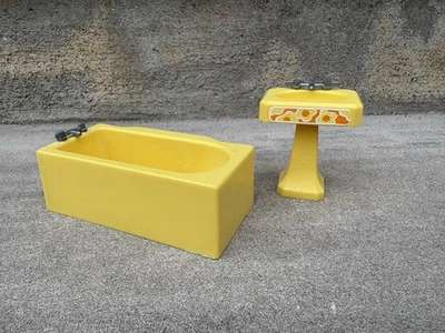 Juego de baño amarillo vintage Renwal casa de muñecas lavabo bañera con asas T95-96 1946 Foto 1 de 4