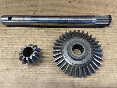 VNB2077878 - Main Drive Gears And Shaft for Vicon  DMP2800 DMP3200 disc mower - Image 1 of 4