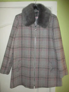 GRÖSSE 14 DAMENMANTEL MIT REISSVERSCHLUSS GRAU/ROSA VON PRIMARK ABNEHMBARER FELLKRAGEN - Bild 1 von 2