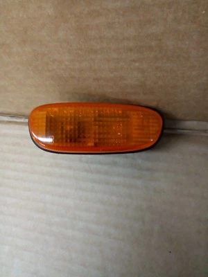 1996 Subaru Impreza Outback Lâmpada Frontal Passageiro Marcador Lateral Direito  - Imagem 1 de 3