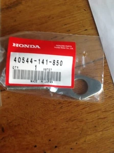 REGOLATORE CATENA SINISTRA ORIGINALE HONDA C50 C70 C90 90 PT # 40544-141-850 - Foto 1 di 1