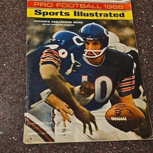 Sports Illustrated Pro Football 1966 Gayle Sayers Chicago Bears Cover 9-12-1966 - Bild 1 von 12