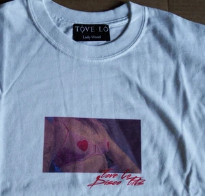 TOVE LO Disco Tits Blue Lips 2017 TOUR T SHIRT Large Rare Official Merch NEW - Picture 1 of 12