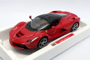 Burago Signature 1/18 Scale Diecast - 18-16901R Ferrari LaFerrari Supercar Red - Picture 1 of 4