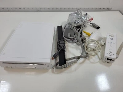Nintendo Wii RVL-001 WHITE Console with Controller and Cables Tested Working - Image 1 of 4