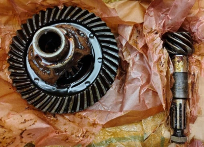 NOS M38 G740 M38A1 G758  Willys Jeep Differential Carrier Assembly and Pinion Foto 1 de 4