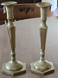Coppia di candelabri vintage alti in ottone pesanti 10"! Bellissimo stile classico a colonna - Foto 1 di 6