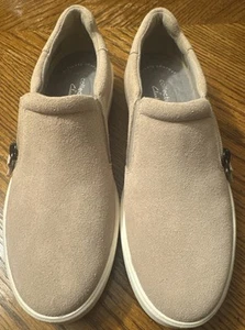 Collections By Clarks Tan or Beige Sneakers Shoes Slip On Size 5, New No Tag - Picture 1 of 12