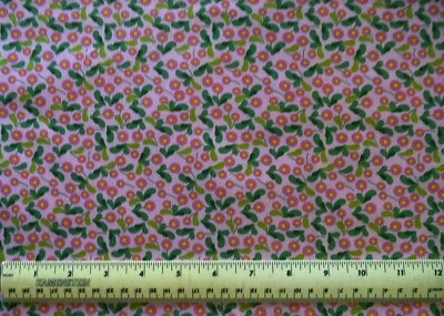 Tela de edredón de algodón de 1/4 yarda David Textiles Flores rosas sobre flores rosas Foto 1 de 2