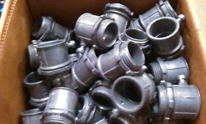STEEL CITY TC-222; 3/4" SET SCREW TYPE CONDUIT CONNECTOR; BOX OF 46 - Picture 1 of 3