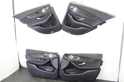 Mercedes-Benz C63 AMG 2017 juego de paneles de puerta delanteros traseros superpuestos de fibra de carbono sedán  Foto 1 de 4