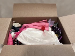 Gran Lote de Ropa y Accesorios Muñeca Barbie 5+ Libras Piezas Años 100 Años 80 hasta Ahora - Imagen 1 de 13