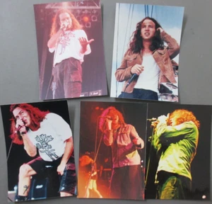 Pearl Jam Fotos Color 3 1/2 "X 5" Pro Shot 5 Fotos von Eddie Vedder ! - Bild 1 von 1