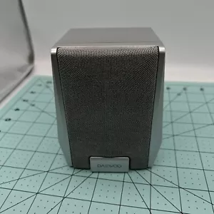 daewoo rear speaker system 30W 4 Ohm H50503142 24UDI-R-01S0 - Picture 1 of 7