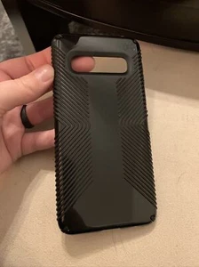 Speck Black Presidio Glossy Grip Hülle für Galaxy S10 - Bild 1 von 5