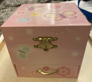 Pink music box With Butterflies And Flowers On Top - Picture 1 of 7