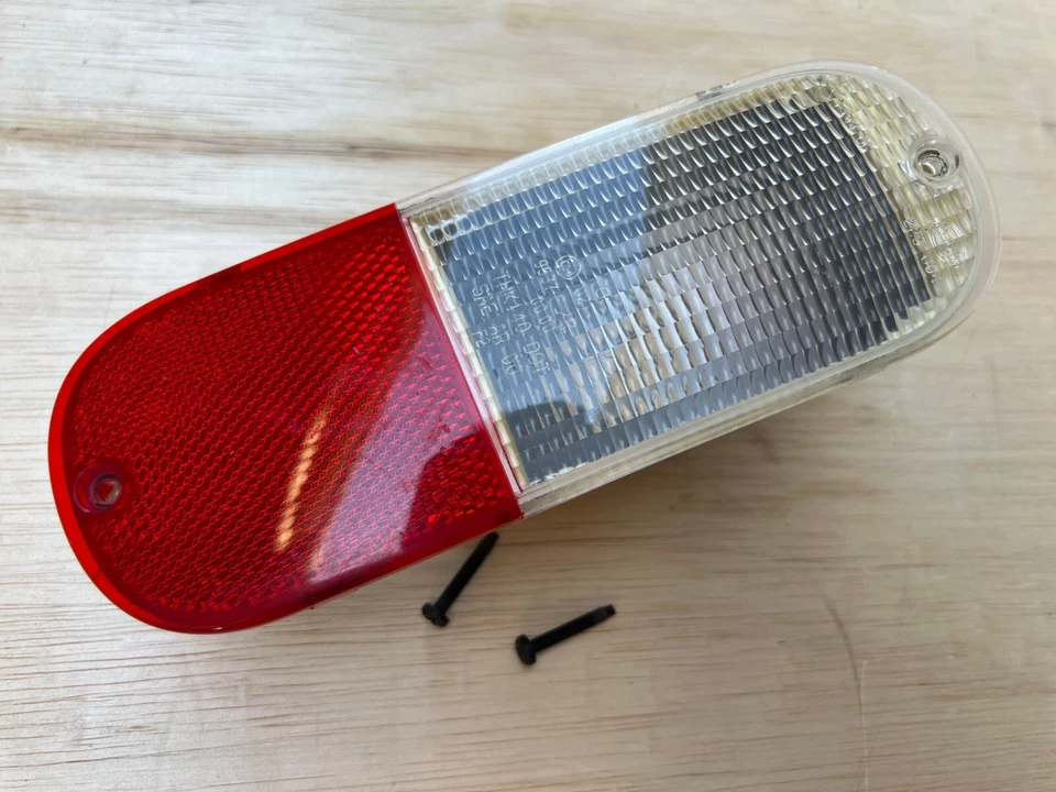2001 - 2005 Chrysler PT Cruiser Right or Left Reverse Backup Light OEM Rear Lamp - Image 1 of 4