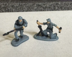 Lot of  2 Vintage Micro Machines Military Gray Soldiers Troops Figures Galoob - Picture 1 of 1