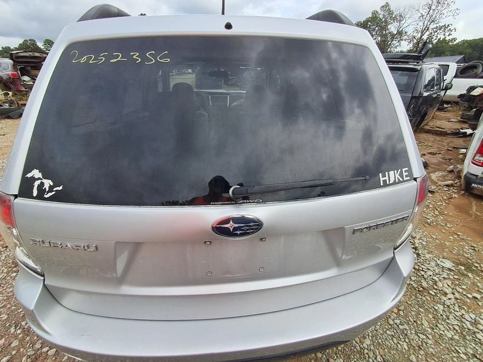 (LOCAL PICKUP ONLY) Trunk/Hatch/Tailgate Without Spoiler Fits 09-13 FORESTER 261 - Image 1 of 1