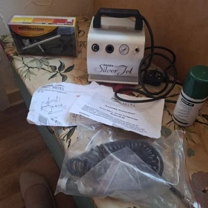 Silver IWATA Jet COMPRESSOR. Model IS 50 240v. Comes With Airbrush R4500. Used - Picture 1 of 1