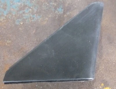 Mazda 626 GF 97-02 Right Inner Mirror Screw Cover Trim — 第 1/2 张图片