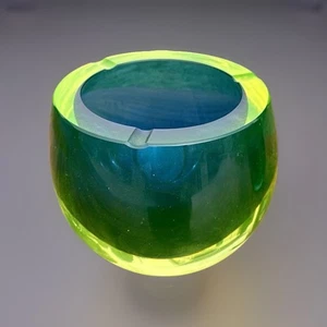 Posacenere in vetro sfera verde blu Murano sommerso metà secolo attribuito Flavio Poli - Foto 1 di 2
