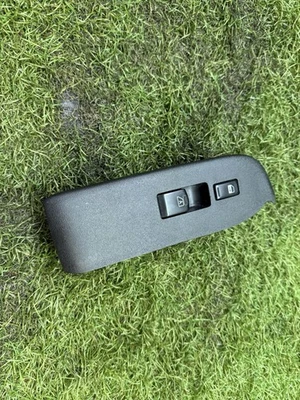 2005 2006 Infiniti G35 Sedan Passenger Front Power Window Lock Switch OEM BLACK - Image 1 of 2