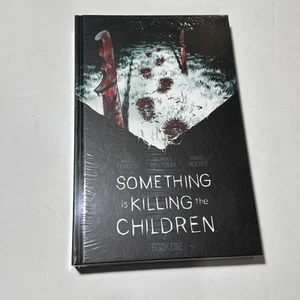 Cómic Something is Killing the Children Libro 1 Tapa Dura LE 500 Nocturnal Rabbit - Imagen 1 de 2
