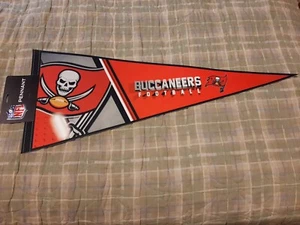 "Banderín de fieltro premium del equipo premium de la NFL TAMPA BAY BUCCANEERS 12"" x 30" - Imagen 1 de 5