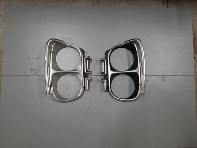 Par de biseles de faros Plymouth Fury 1968 izquierda y derecha Foto 1 de 4