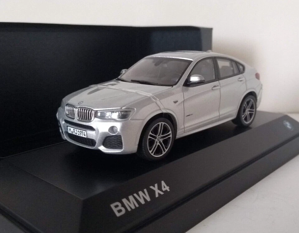 Paragon BMW X4 F26 2011 Glacier Silver 1/43 rd Scale Model Car BMW Dealer Model - Image 1 of 4
