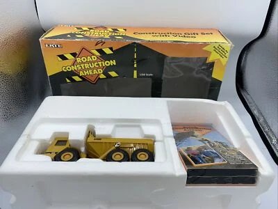 1994 Ertl  Diecast Caterpillar D350D Articulated Dump Truck With VHS Video Rare - Image 1 of 4
