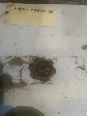 TAMPA DE ENCHIMENTO DE ÓLEO *USADA* COMPATÍVEL COM SUBARU TRIBECA 3630c EZ36D DOHC 2008-2014 15255-AA170 - Imagem 1 de 3