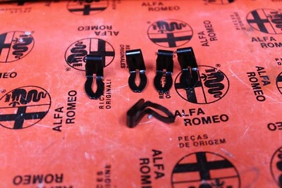 Clips metálicos para panel de puerta Alfa Romeo Spider OEM (5) NUEVO 60711140 Foto 1 de 4