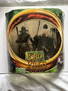 The Lord Of The Rings Uruk Hai Warrior Vs Gimli Axe Action Figures ToyBiz - Picture 1 of 7