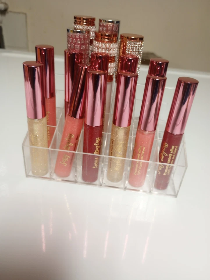 Smooth moisturizing lipgloss - Image 1 of 3