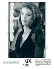 1995 Press Photo Beautiful Model Actress Angie Everhart Serious Pose