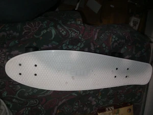Penny Australia Skateboard Vintage 27" WHITE ROSES - Picture 1 of 5