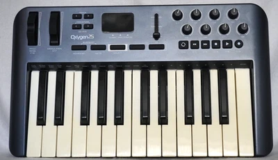 M-Audio Oxygen 25 (3rd Gen) USB MIDI Keyboard Controller - Image 1 of 4