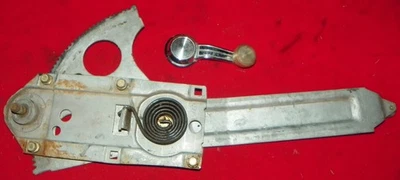 CHEVELLE 1970 1971 1972 LADO DEL CONDUCTOR REGULADOR VENTANA DELANTERA ORIGINAL GM 2 PUERTAS Foto 1 de 3