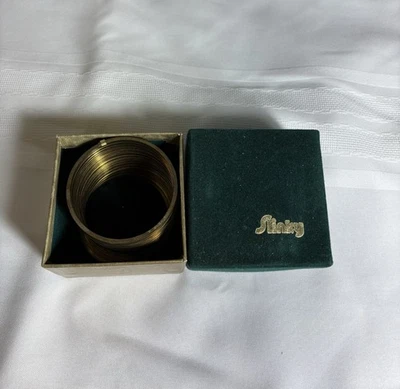 Limited Edition Vintage Gold/Brass Color Metal Slinky In Green Felt Box 40th An. - Image 1 of 2