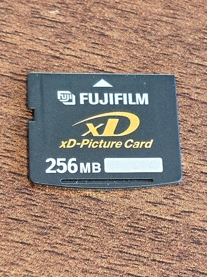 xD Picture Card 256MB Fujifilm Type S - Image 1 of 1