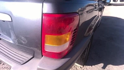 Passenger Tail Light Thru 11/11/01 Fits 99-02 GRAND CHEROKEE 31099673 - Image 1 of 4
