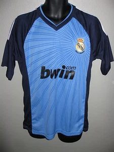CAMISETA DE FUTBOL AZUL REAL MADRID VINTAGE RARA PARA HOMBRE TALLA MEDIANA O GRANDE - Imagen 1 de 3