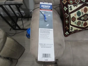 Henry 11-in Vinyl Flooring Trowel with Collapsible Aluminum Handle - Picture 1 of 4