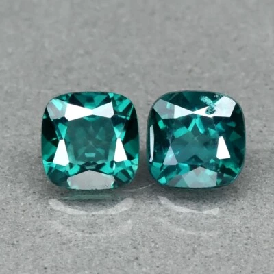 Par de cojines 2 piezas/2,55 quilates con topacio verde natural Brasil (revestido) Foto 1 de 4